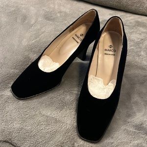 Marco Black Velvet pumps